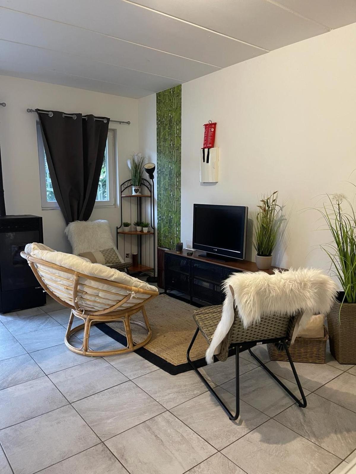 Perle De Coton Pour Duo De Charme Lägenhet Anhée Exteriör bild